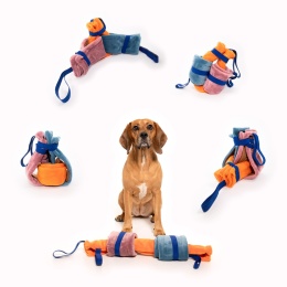 Pies korzysta z maty węchowej Nos na Skos dostępnej w Pieskobox