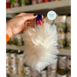 wooliewhillie-pompon-mini-szarpak-ze-skory-owczej-dla-psa pieskobox