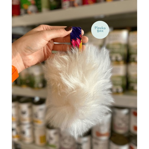 wooliewhillie-pompon-mini-szarpak-ze-skory-owczej-dla-psa pieskobox