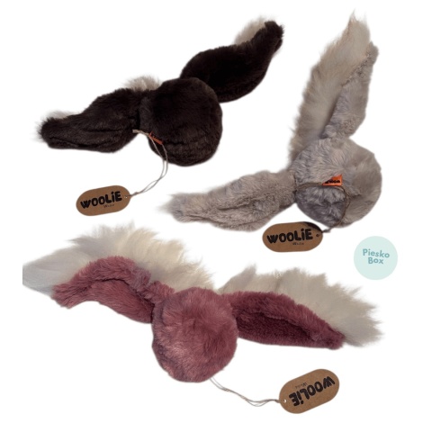 Zabawka dla psa WoolieWhillie Wingoo z owczą skórą i grzechotką pieskobox