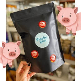 pieskobox wieprzowy zestaw dla psa przysmaki i gryzak